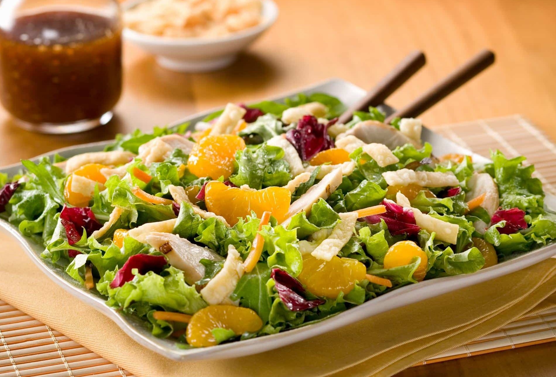 Salad cam có vị chua dịu nhẹ, thanh mát tạo nên món khai vị hấp dẫn Salad cam có vị chua dịu nhẹ, thanh mát tạo nên món khai vị hấp dẫn